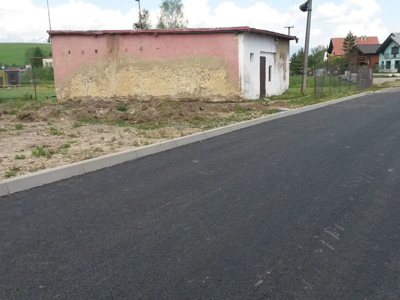 Rekonštrukcia miestnej komunikácie vo Vrbove | Referencie | RCM Trade Prešov | Úpravy exteriérov a stavebníctvo