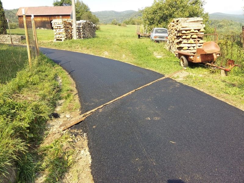 Rekonštrukcia Miestnych komunikácií v obci Zboj | Referencie | RCM Trade Prešov | Úpravy exteriérov a stavebníctvo